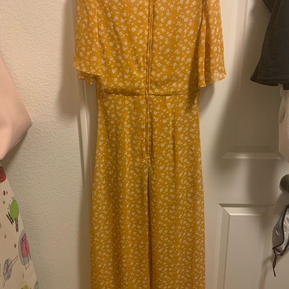 Long buttoned floral dress (yellow, white flowers) - Picture 4 of 5